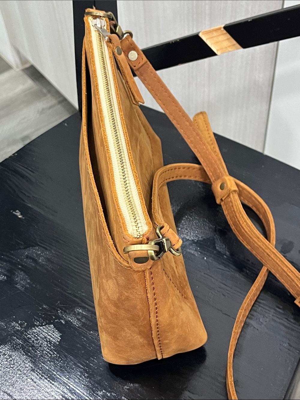 Portland Leather Poppy Women’s Leather Crossbody- Honey - Picture 4 of 15